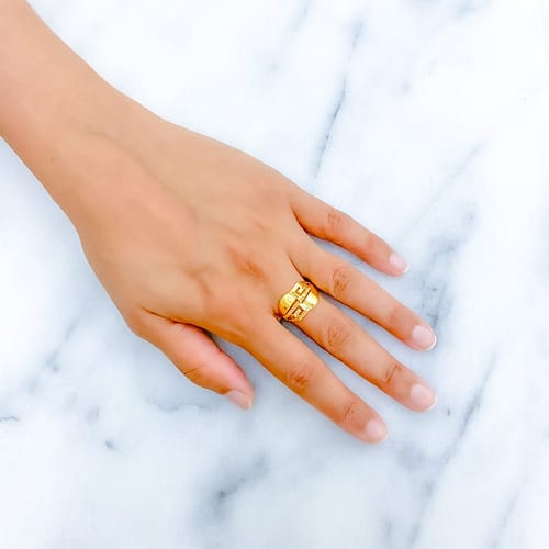 Exquisite Striped Ring - Image 3
