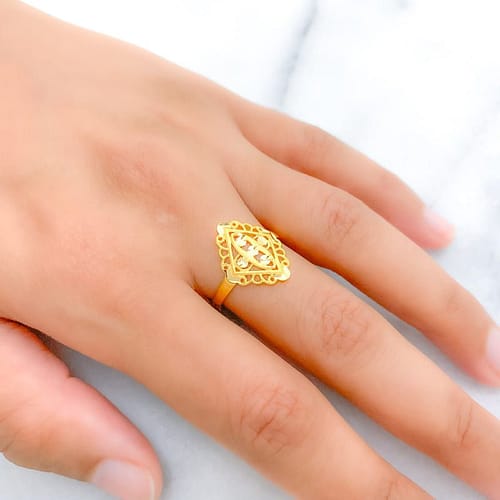 Stylish Upscale Gold Ring - Image 2