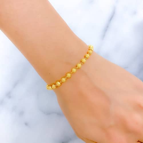 Chic Slender Gold Bracelet - Image 4