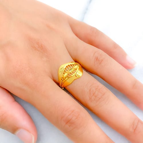 Luscious Wired Leaf Ring - Image 4