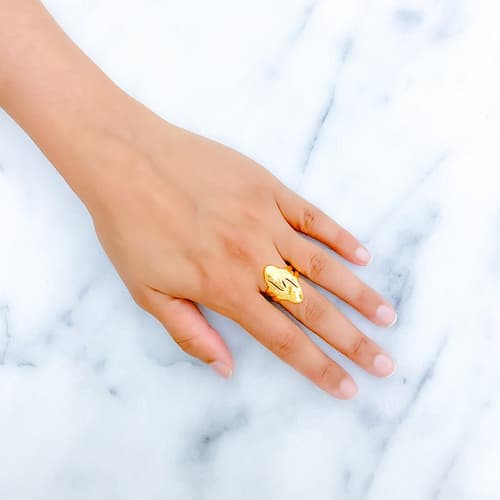 Striking Textured Oval Ring - Image 2