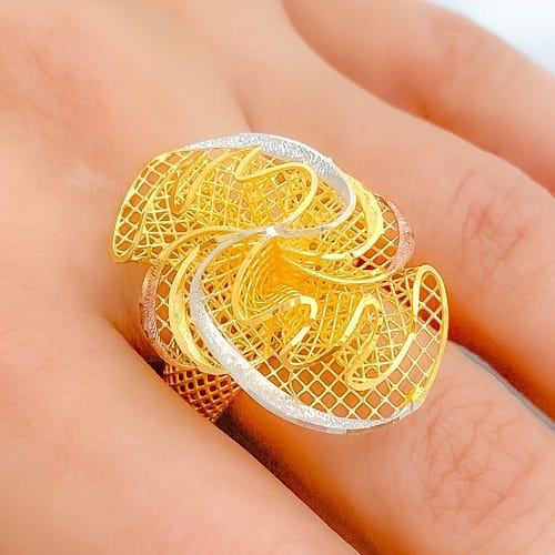 Fashionable Unique ThreeTone Ring - Image 2