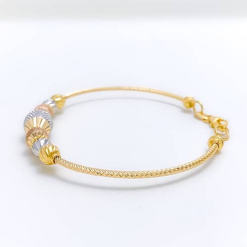 Refined Oval Wire Bracelet - Image 5