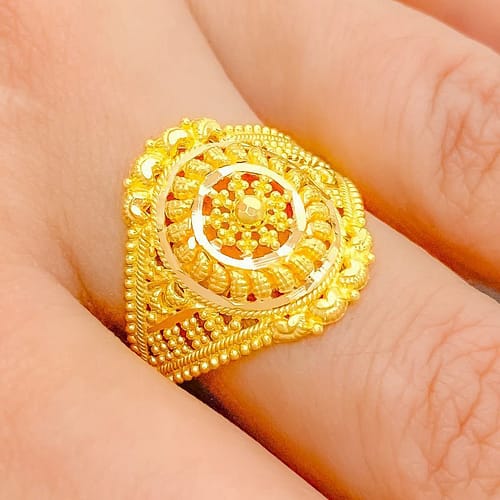 Luxurious Round Crescent Ring - Image 3