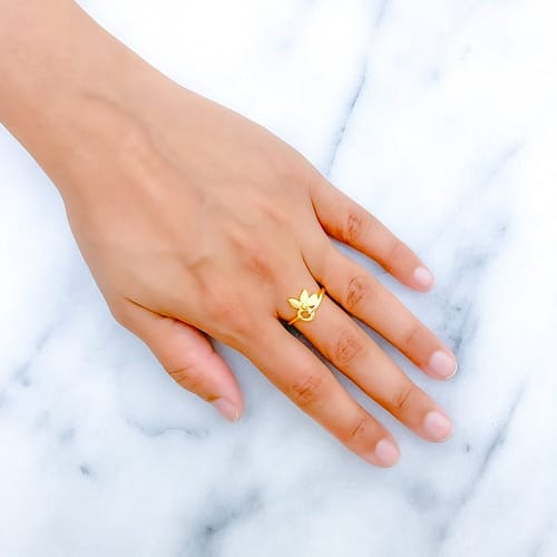 Delightful Floral Ring - Image 3