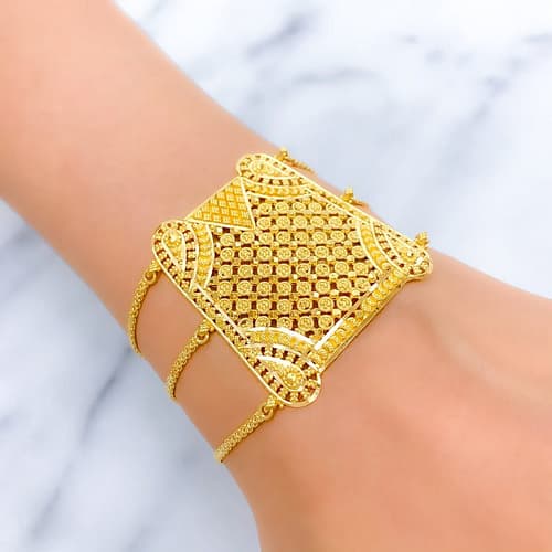 Detailed Evergreen Statement Bracelet