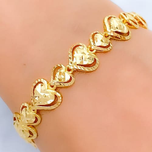 Stunning Golden Heart Bracelet - Image 2