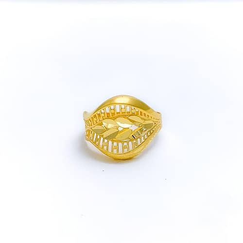 Stylish Striped Leaf Ring