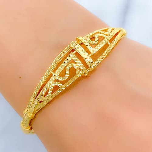 Posh Sparkling Bangle Bracelet
