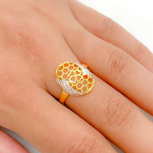 Elevated Clover Ring - Image 2