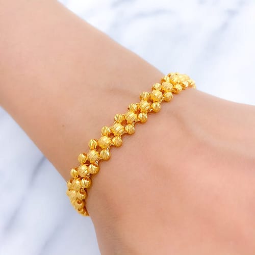 Bold Interlinked Ball Bracelet - Image 2
