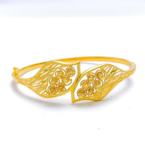 Impressive Evergreen Leaf Bangle Bracelet - Image 5