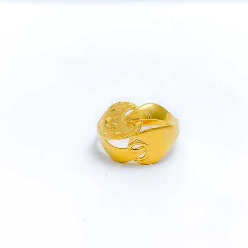 Ritzy Cutwork Ring - Image 4