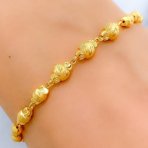 Radiant Round Gold Bracelet - Image 2