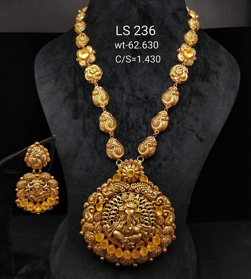 Adorable Gold Long Set With Beautiful Ganesha Degin