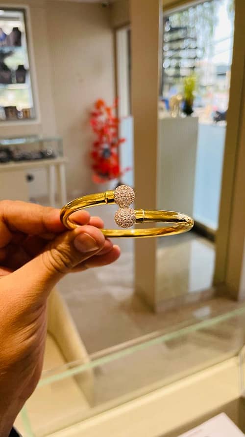 LADIES KADA