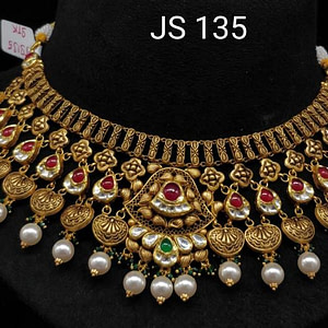 Adorable Gold Ghat Necklace With Beautiful Earrings