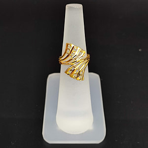 22 Karat Yellow Gold Ladies Ring