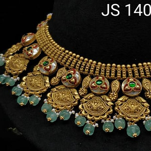 Beautiful Gold Necklace For Women